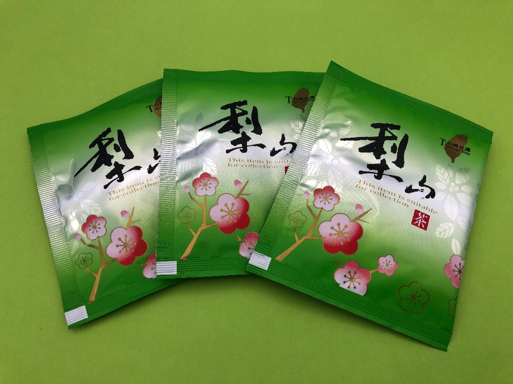 台湾烏龍茶　梨山茶　1パック3ケ入り　送料無料(離島、沖縄、北海道を除く国内に限り)の画像