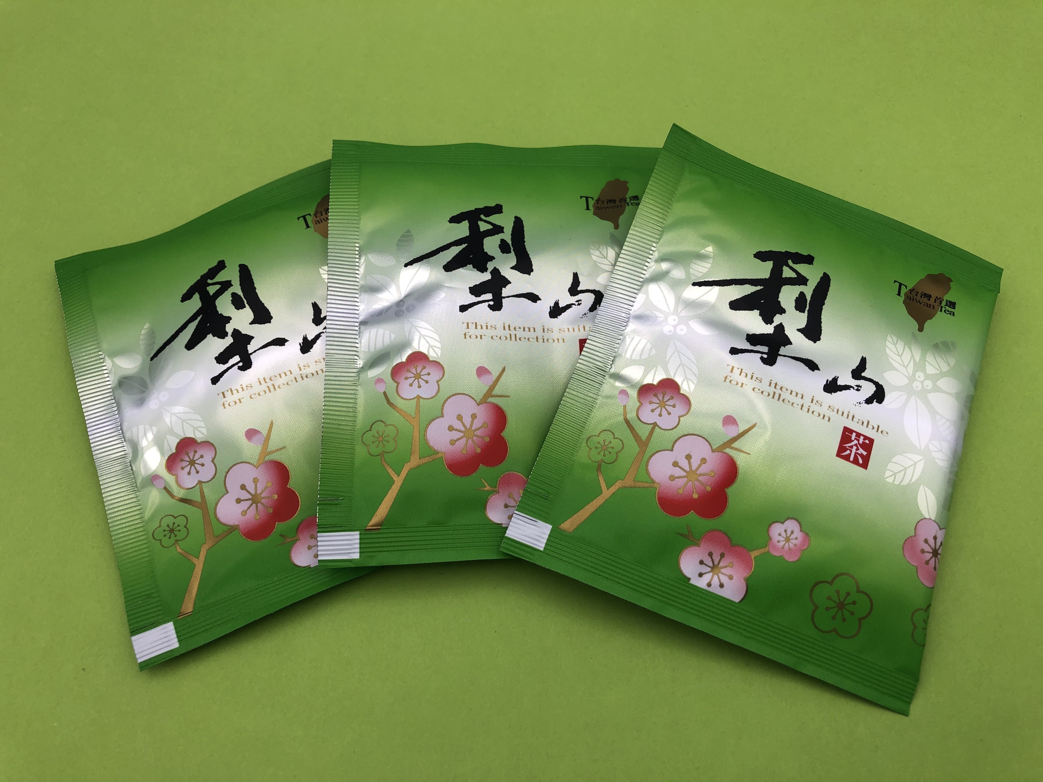 台湾烏龍茶　梨山茶　1パック3ケ入り　送料無料(離島、沖縄、北海道を除く国内に限り)の画像