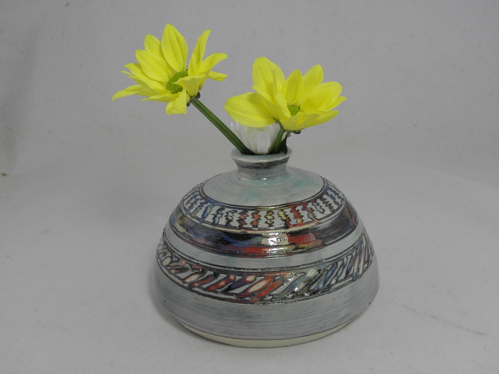 ha-66  積層泥彩　白　半円　一輪花入れ　文部大臣奨励賞受賞作家 荒川　明作 木箱付きの画像