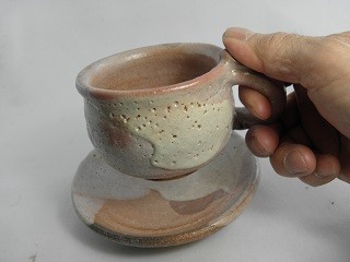 hko-19 志野珈琲杯　コーヒーカップ　薪窯　 文部大臣奨励賞受賞作家　荒川明作 木箱付きの画像