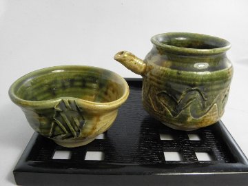 its-3 　織部酒注器＋織部ぐいのみセット　 文部大臣奨励賞受賞作家　荒川明作 木箱付きの画像