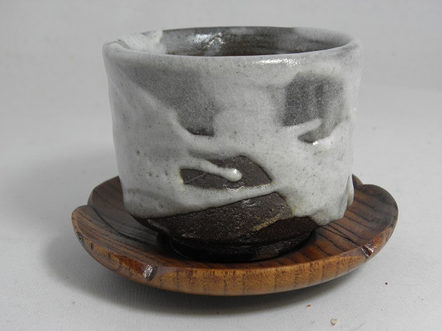kyu-10　薪窯　鼠志野 湯のみ 文部大臣奨励賞受賞作家　荒川明作 木箱付きの画像
