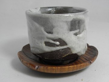 kyu-10　薪窯　鼠志野 湯のみ 文部大臣奨励賞受賞作家　荒川明作 木箱付きの画像