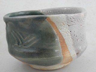 nch-11　極上 鳴海織部抹茶茶盌　陶芸作家 荒川明作  文部大臣奨励賞受賞、茶陶賞受賞　木箱付き ギフト 還暦祝い 【送料無料】木箱付きの画像