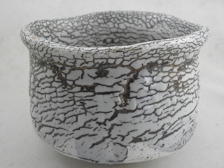nch-12- 極上金窯変志野志野 抹茶茶碗 　 文部大臣奨励賞受賞　茶陶賞受賞　作家　荒川明作　　木箱付き　送料無料　抹茶茶盌通販　 こだわりのギフト 還暦祝い などの贈り物に最適  無料ラッピングの画像