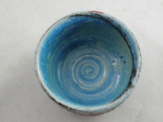 ngu-22  楽焼 ぐいのみ おちょこ    文部大臣奨励賞受賞陶芸家　荒川 明作　木箱付き　ギフト 還暦祝い 定年 退職祝い 結婚祝い 誕生日 クリスマスプレゼント 金婚式のお祝いの贈り物に♪ngの画像