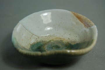 dgu-24  鳴海織部　 平ぐいのみ　　文部大臣奨励賞受賞作家　荒川明作 木箱付きの画像