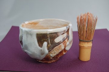 dch-18 志野　抹茶茶碗　 薪窯  文部大臣奨励賞受賞作家　荒川明作 木箱付きの画像