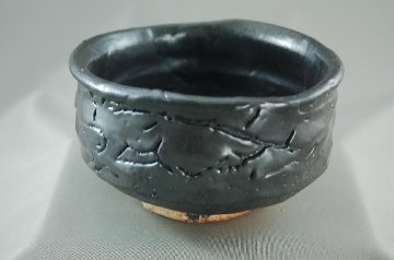 chku-8 黒織部 抹茶茶碗  文部大臣奨励賞受賞作家　荒川明作 木箱付きの画像