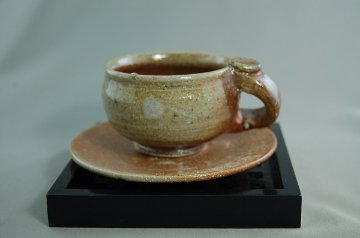 dko-5  焼締　コーヒーカップ　＆ソーサー 文部大臣奨励賞受賞作家　荒川明作 木箱付きの画像