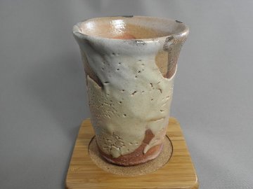 gbi-1  焼締志野 ビアカップ 麦酒杯 文部大臣奨励賞受賞作家　荒川明作 木箱付きの画像