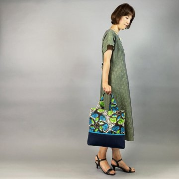 備後藍染×アフリカンバティック　ブルーフラワーの画像