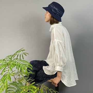 【近江の麻】バルーン袖のシャツブラウス　オフ白ちぢみの画像