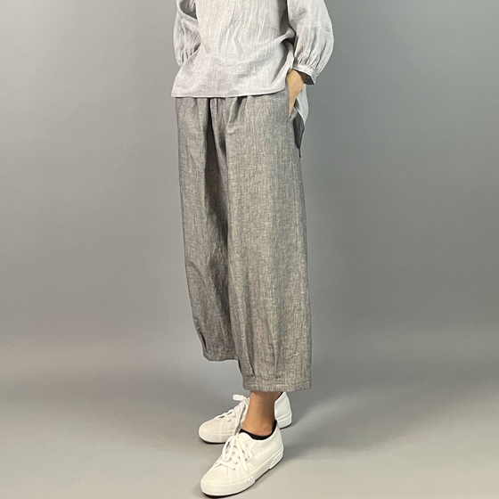 【亀田縞】裾タックワイドパンツ　綿麻グレー　の画像
