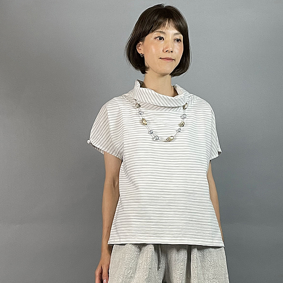 【亀田縞】オフタートルブラウス　綿ちぢみ 白かすり縞の画像