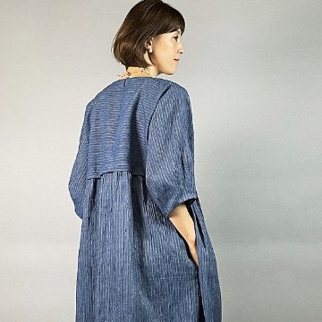 【近江の麻】バルーンワンピース　青細縞ちぢみの画像