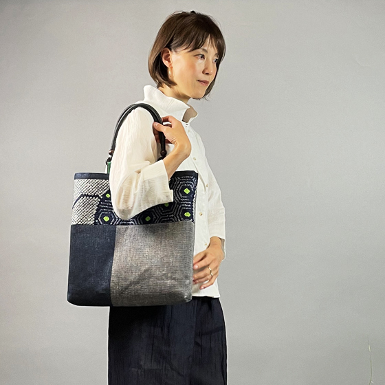 亀甲絞りのトートバッグ　　濃紺×グレー×グリーンの画像