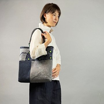 亀甲絞りのトートバッグ　　濃紺×グレー×グリーンの画像