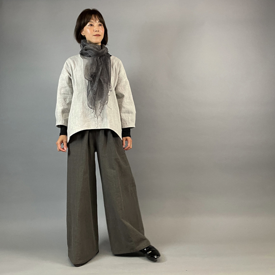 【備後絣】ラウンドプルオーバー　うす墨スラブの画像