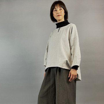 【備後絣】ラウンドプルオーバー　うす墨スラブの画像