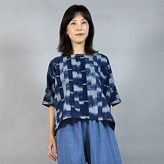 【備後絣】藍染め　楊柳　プルオーバー　滝絣の画像