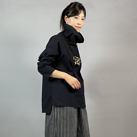 【亀田縞】オフタートルプルオーバー　黒の画像