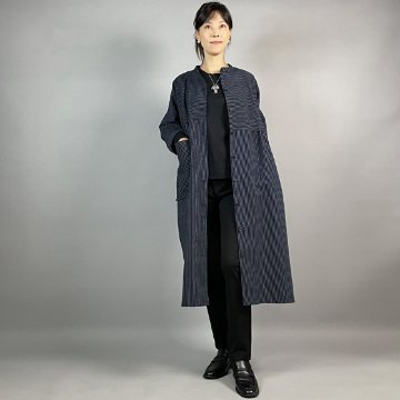 【亀田縞】段違いコートワンピース　紺にグレーの縞の画像