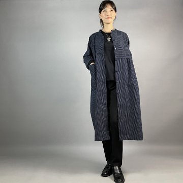 【亀田縞】段違いコートワンピース　紺にグレーの縞の画像