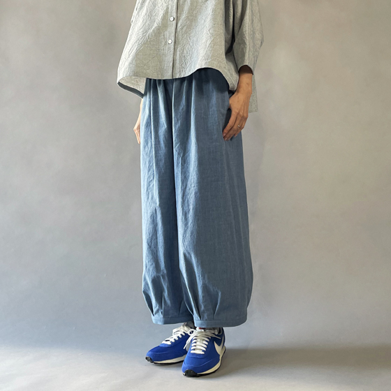 【備後絣】藍染め　タックワイドパンツ　水色の画像