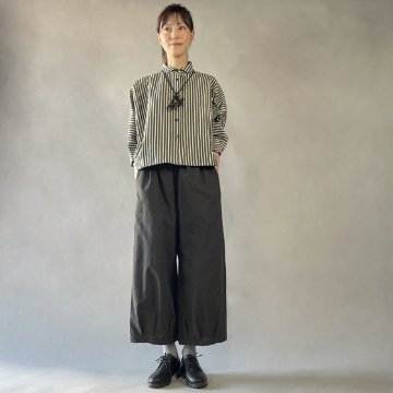 【亀田縞】ワイドショートブラウス　綿麻　グレーの縞の画像
