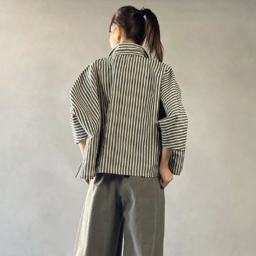【亀田縞】ワイドショートブラウス　綿麻　グレーの縞の画像