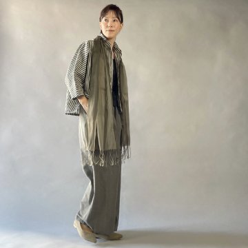 【亀田縞】ワイドショートブラウス　綿麻　グレーの縞の画像