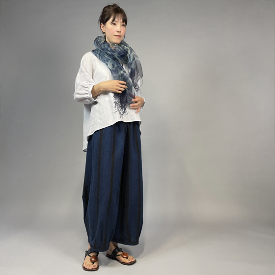 【亀田縞】ワイドタックパンツ　インディゴ変わり縞の画像