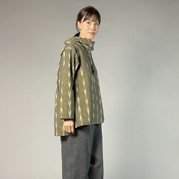 【備後絣】ざくろと藍染め　オフタートルプルオーバー　矢絣　の画像