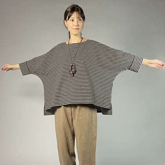 【亀田縞】ワイドTプルオーバー　こげ茶の縞の画像