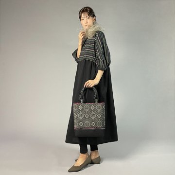 【遠州綿紬】バルーンワンピース　薫風（くんぷう）×　すみ黒無地の画像