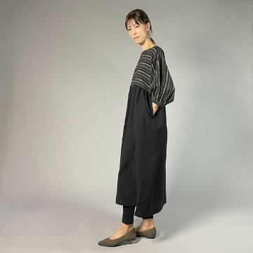 【遠州綿紬】バルーンワンピース　薫風（くんぷう）×　すみ黒無地の画像