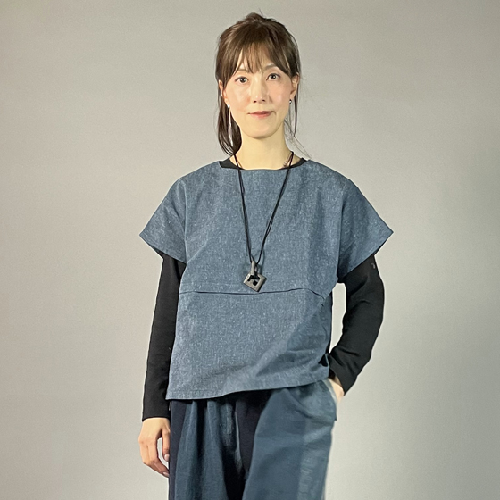 【遠州綿紬】ノーカラープルオーバー　枡花色（ますはないろ）の画像