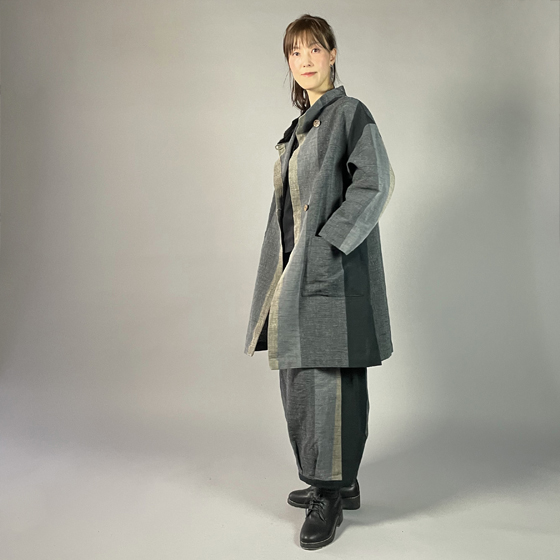 【遠州綿紬】ロングジャケット　あらし4列　黒の画像