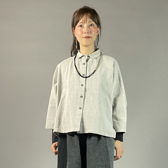 【備後絣】ワイドショートブラウス（ムササビ）　うす墨スラブの画像