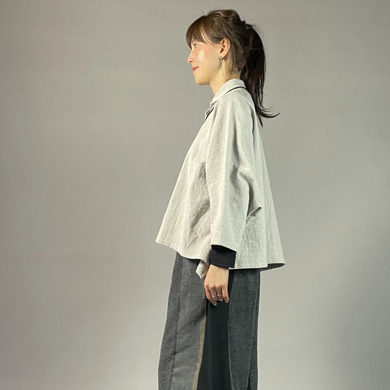 【備後絣】ワイドショートブラウス（ムササビ）　うす墨スラブの画像