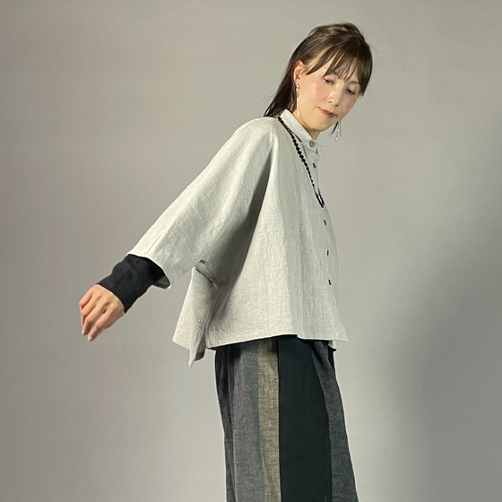 【備後絣】ワイドショートブラウス（ムササビ）　うす墨スラブの画像