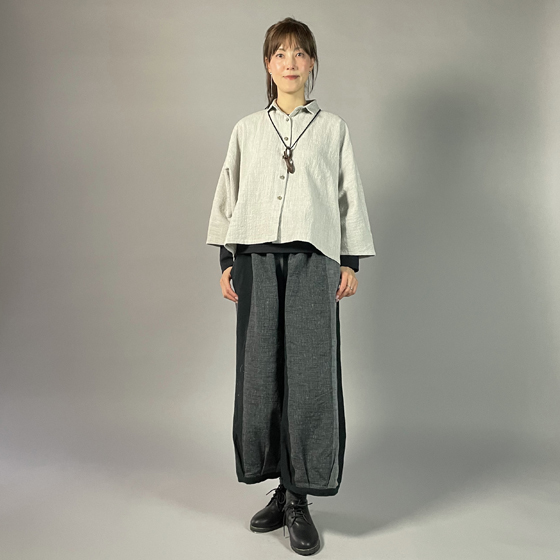 【備後絣】ワイドショートブラウス（ムササビ）　うす墨スラブの画像