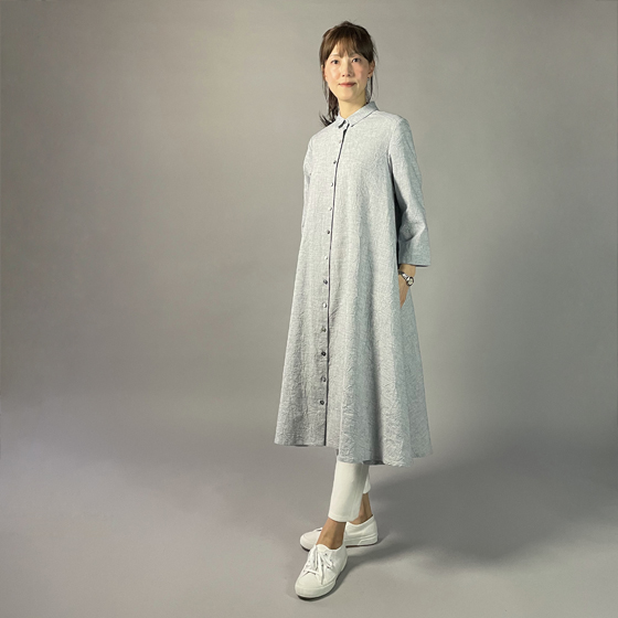 【亀田縞】シャツ襟フレアワンピース　七分袖　ワッシャーブルーグレーの画像