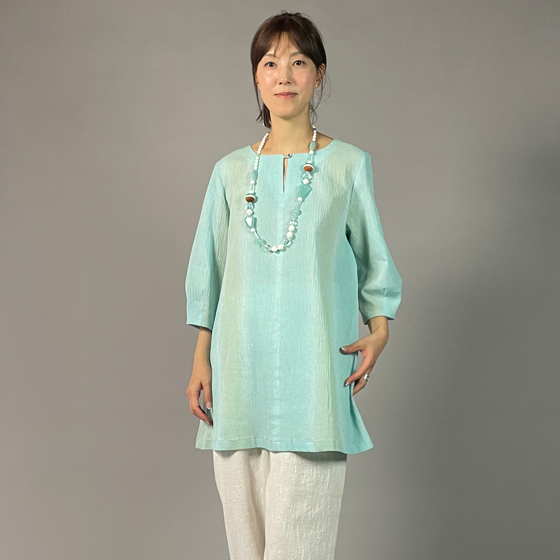【近江ちぢみ】ノーカラーチュニック　ぼかし染め　ミントグリーン　の画像