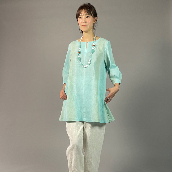 【近江ちぢみ】ノーカラーチュニック　ぼかし染め　ミントグリーン　の画像