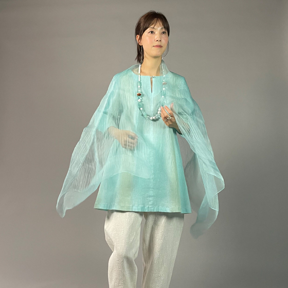 【近江ちぢみ】ノーカラーチュニック　ぼかし染め　ミントグリーン　の画像