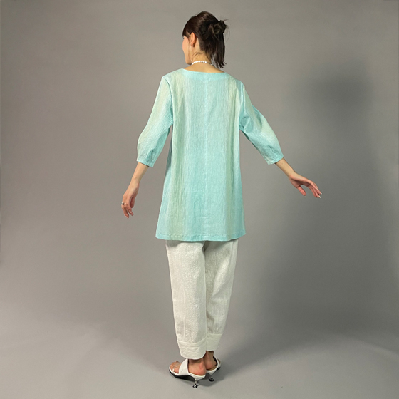 【近江ちぢみ】ノーカラーチュニック　ぼかし染め　ミントグリーン　の画像