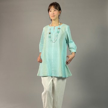 【近江ちぢみ】ノーカラーチュニック　ぼかし染め　ミントグリーン　の画像
