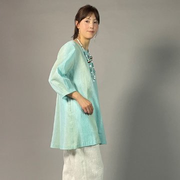 【近江ちぢみ】ノーカラーチュニック　ぼかし染め　ミントグリーン　の画像